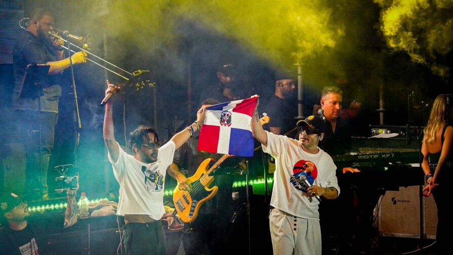 Servando y Florentino hacen llorar y bailar a República Dominicana en una noche de reencuentro Servando y Florentino hacen llorar y bailar a República Dominicana en una noche de reencuentro