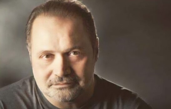 Mario Lebr&oacute;n presenta su libro de poes&iacute;a Despu&eacute;s del llanto, la sangre