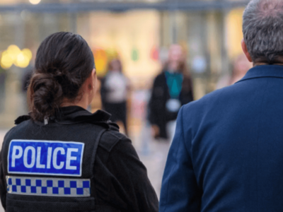 Policía británico suspendido por uso indebido de IA