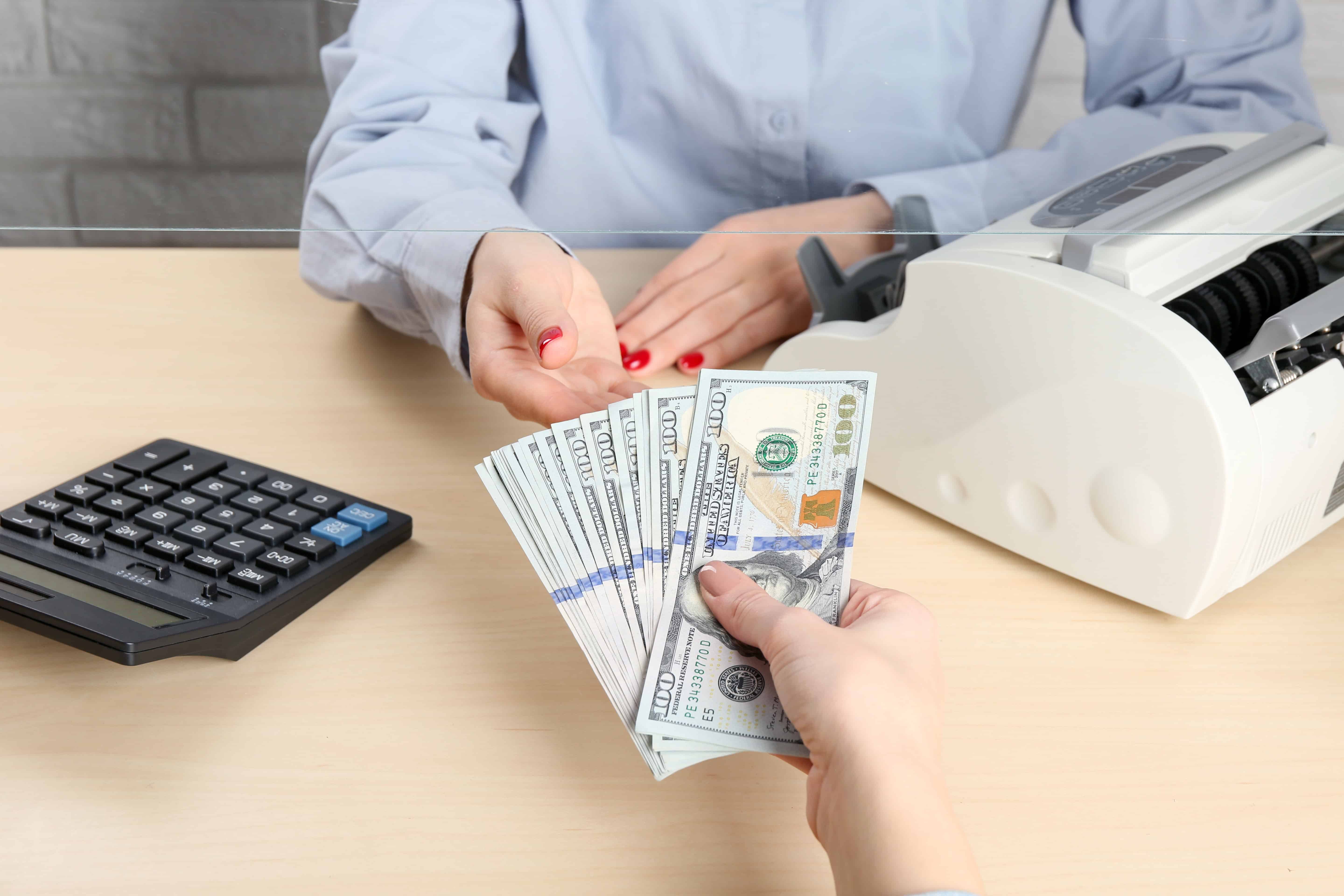 El flujo de las remesas sube 10.6 % y respalda la apreciaci&oacute;n del peso