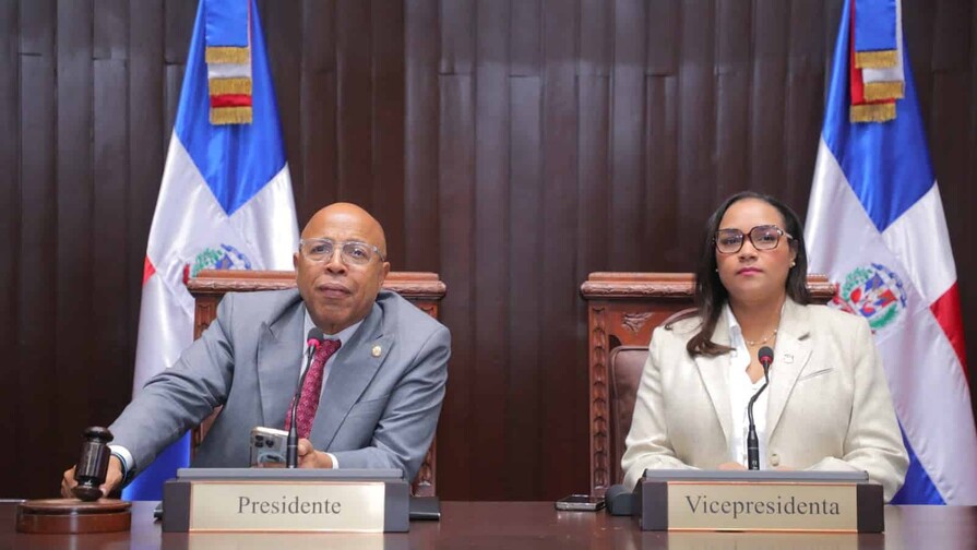 Con trámite acelerado, diputados completan comisión del plan fiscal y la activan de inmediato Con trámite acelerado, diputados completan comisión del plan fiscal y la activan de inmediato