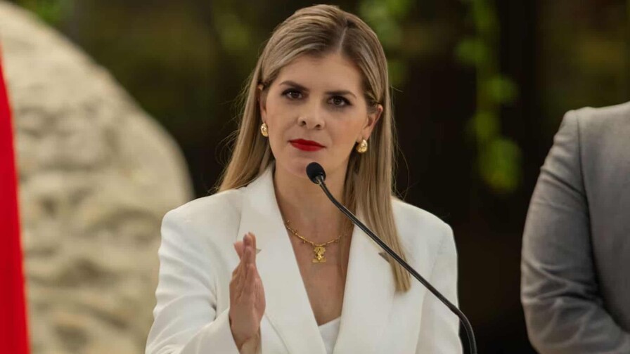 Evacuan a presidenta de Costa Rica tras ruido de explosión en zona de minería ilegal