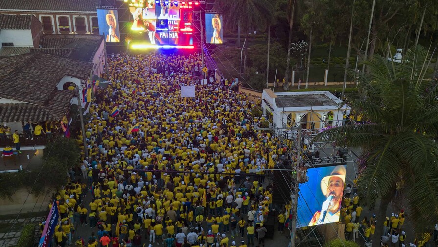 Colombia elige su rumbo económico en el balotaje Colombia elige su rumbo económico en el balotaje