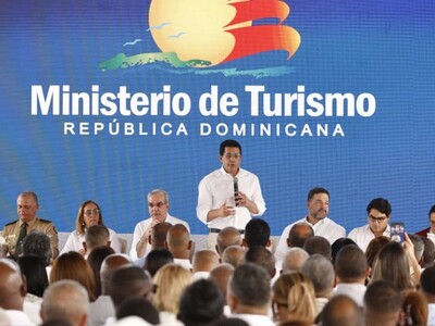 David Collado destaca recuperación del turismo en RD