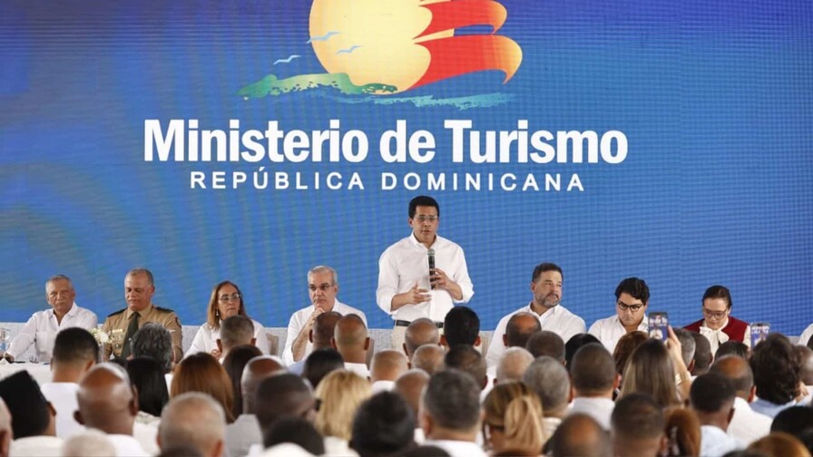 David Collado: pese a conflicto bélico, turismo mantiene estabilidad en el país David Collado: pese a conflicto bélico, turismo mantiene estabilidad en el país