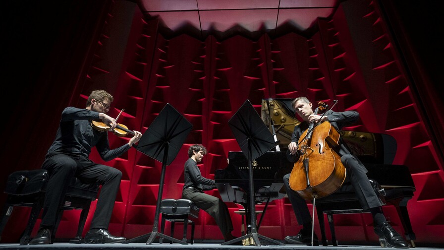 El Trío VibrArt cautiva al público dominicano en un concierto a sala llena en el Teatro Nacional El Trío VibrArt cautiva al público dominicano en un concierto a sala llena en el Teatro Nacional