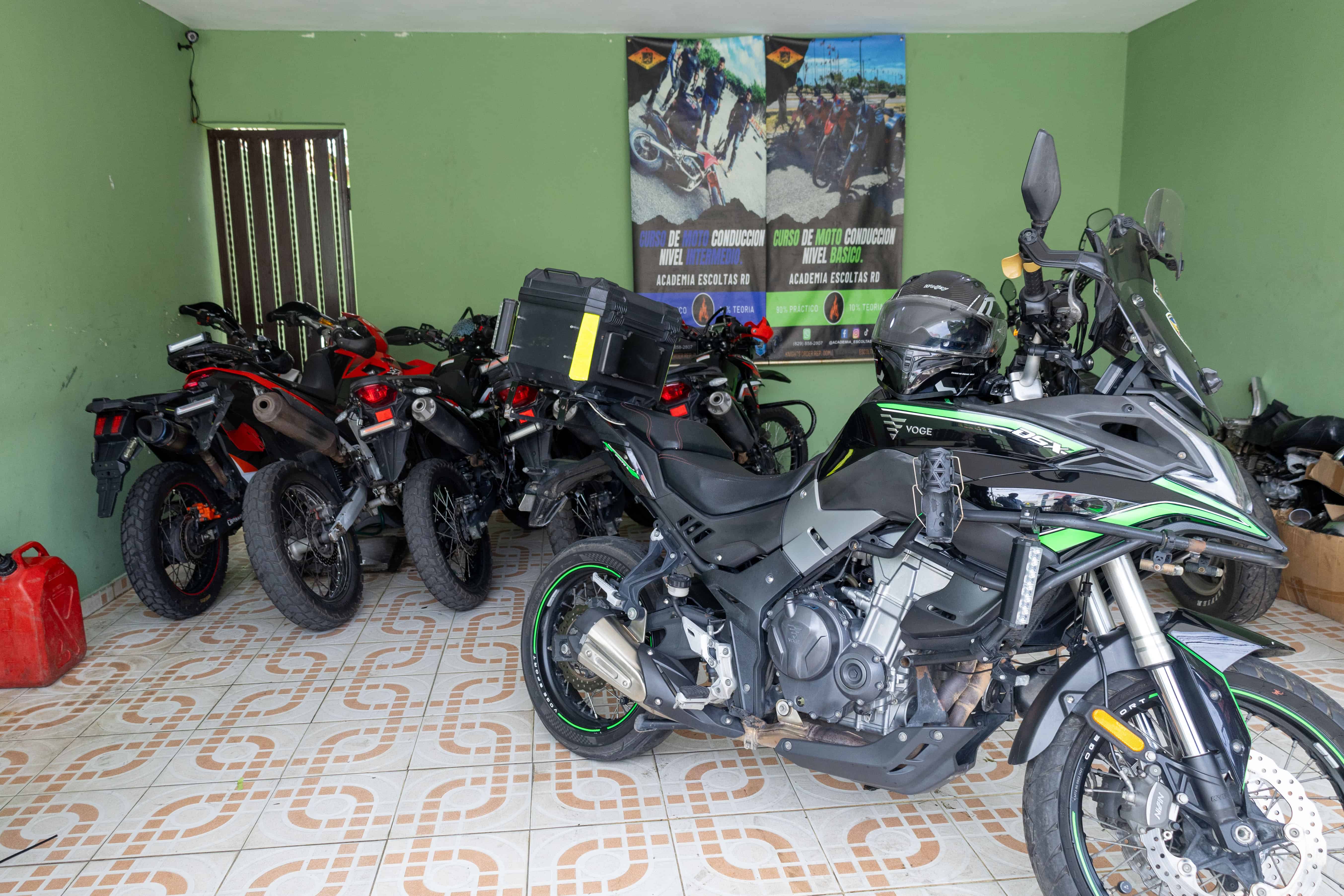 Se trata de motocicletas todo terreno.