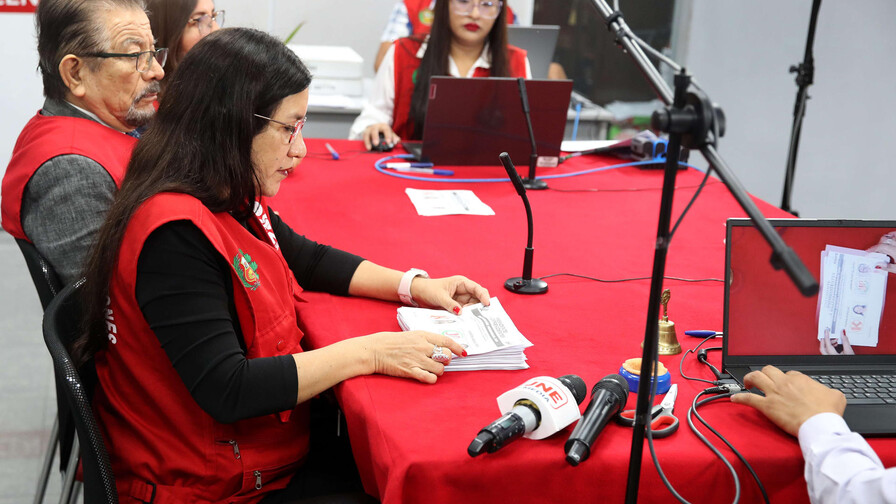La segunda vuelta de elecciones regionales en Per&uacute; se realizar&aacute; el 6 de diciembre