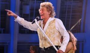 Rod Stewart, criticado en redes por cancelar concierto e ir luego a un partido del Mundial