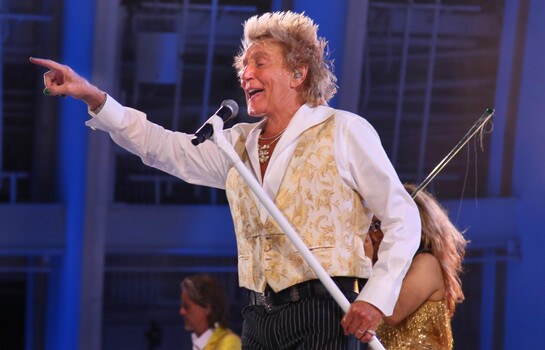 Rod Stewart, criticado en redes por cancelar concierto e ir luego a un partido del Mundial
