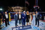 Trump celebra sus 80 años con una pelea de UFC y genera controversia en Washington Trump celebra sus 80 años con una pelea de UFC y genera controversia en Washington