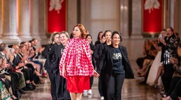 Dominicana dirige desfile cultural en la Biblioteca del Congreso de Estados Unidos
