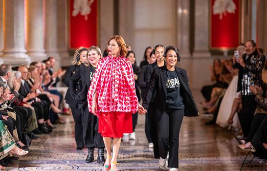 Dominicana dirige desfile cultural en la Biblioteca del Congreso de Estados Unidos