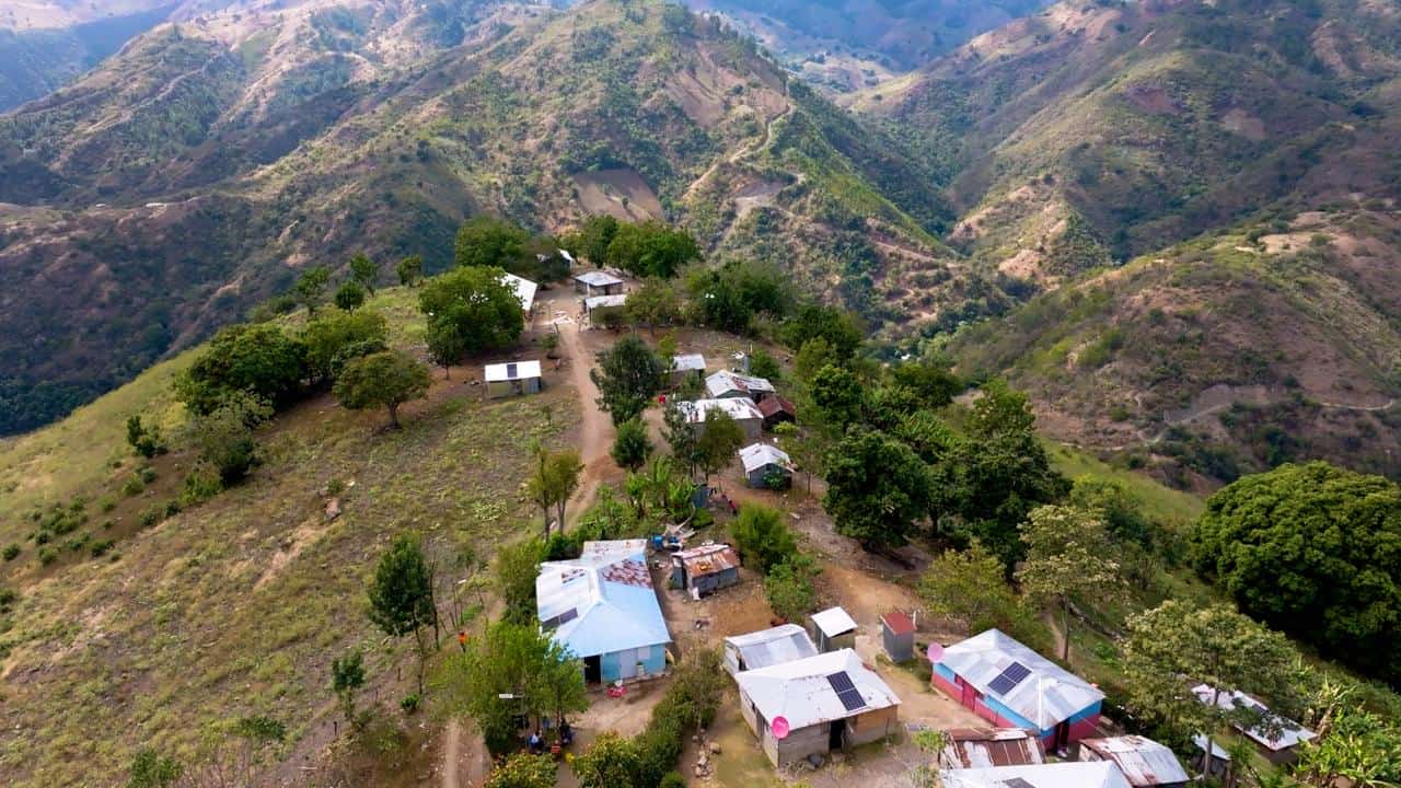 Vista de El Gramazo en la Cordillera Central. 