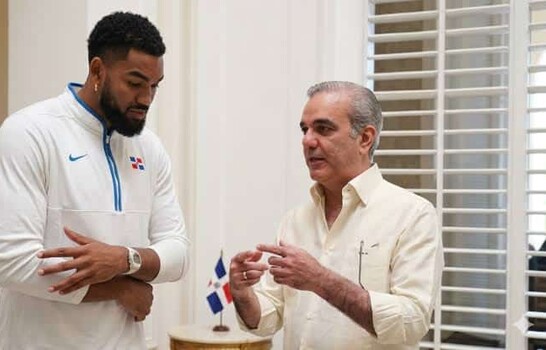 Presidente Abinader felicita a Karl-Anthony Towns tras conquistar campeonato de la NBA