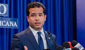 Omar Fernández sobre indexación salarial: La ley habla de RD$52 mil, no menos