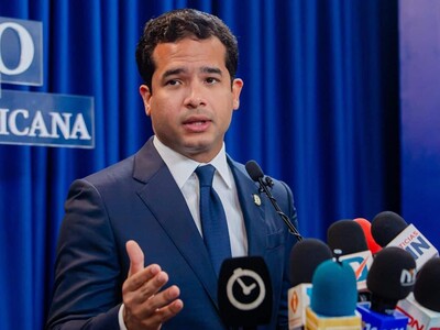 Omar Fernández: "La ley habla de RD$52 mil, no menos"