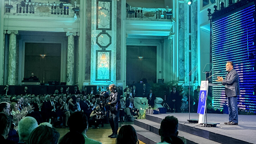 Schwarzenegger y Kamala Harris unen fuerzas ante retrocesos en política climática de Trump Schwarzenegger y Kamala Harris unen fuerzas ante retrocesos en política climática de Trump