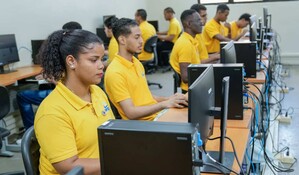 Santos Bad&iacute;a apuesta a la formaci&oacute;n t&eacute;cnica como eje de la reforma educativa en Rep&uacute;blica Dominicana