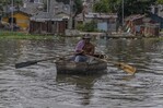 Donde el progreso no llega: cruzar el r&iacute;o Ozama en yola en pleno siglo XXI