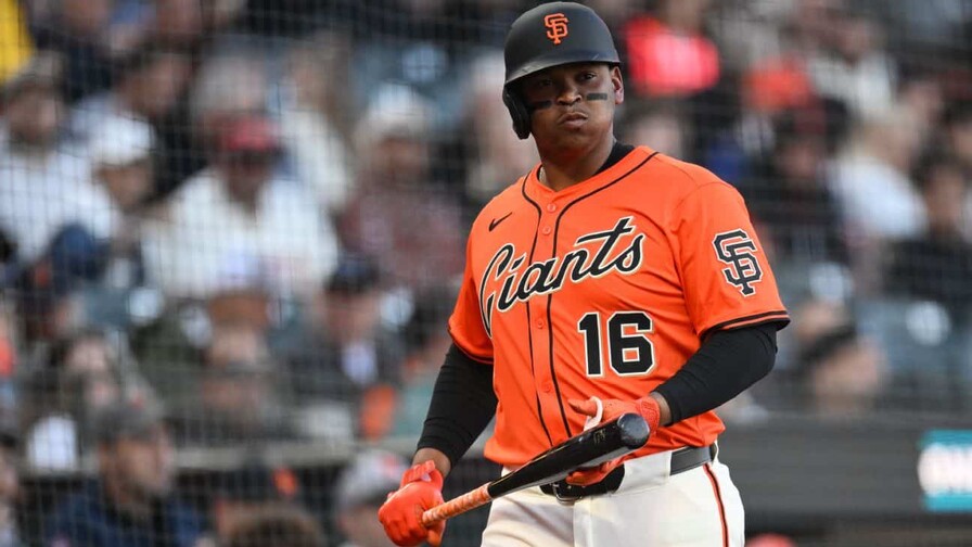 Gigantes a la expectativa: Escuchan ofertas por Devers y Chapman pero retienen a Logan Webb
