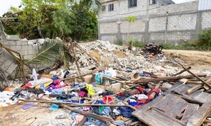 Familias desalojadas en Valiente claman por ayuda tras perder sus viviendas