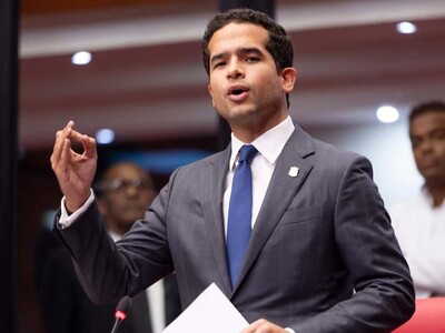 Mayoría del Senado tumba propuesta de Omar para indexar salarios