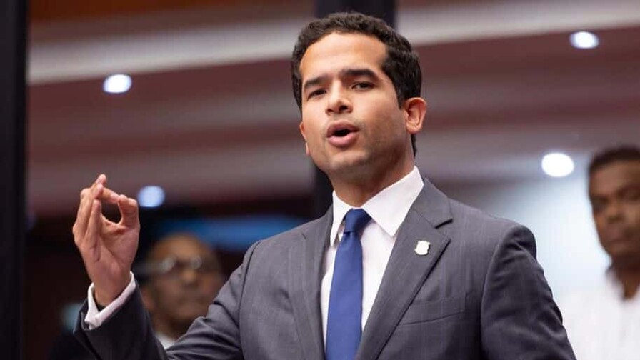 Senado rechazó propuesta de Omar Fernández para indexar salarios hasta RD$52,000 Senado rechazó propuesta de Omar Fernández para indexar salarios hasta RD$52,000