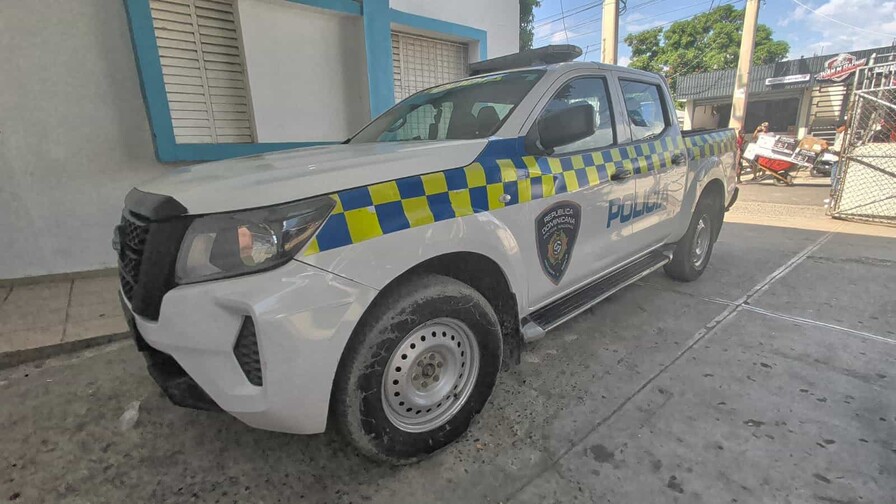Hombre acuchilla a su esposa y luego ingiere sustancia tóxica en Dajabón