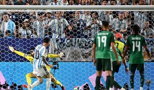 Con triplete hist&oacute;rico de Messi, Argentina golea a Argelia en su debut mundialista