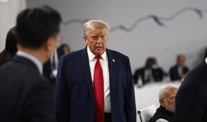 Trump dice que el texto del acuerdo con Ir&aacute;n no es definitivo y puede haber m&aacute;s bombas