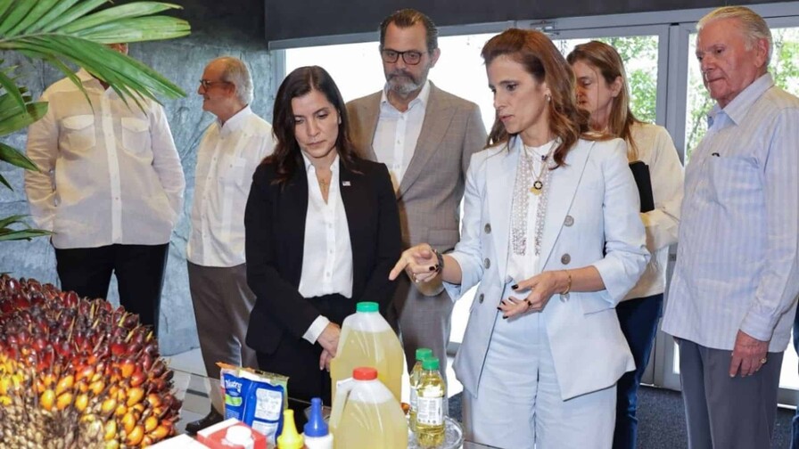 Grupo SID recibe a la embajadora de Estados Unidos Leah Campos Grupo SID recibe a la embajadora de Estados Unidos Leah Campos
