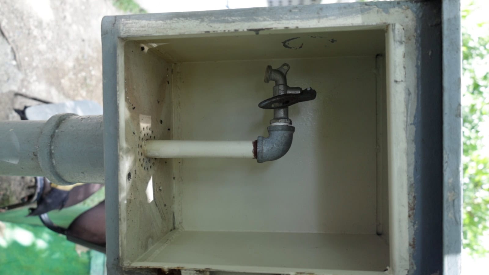 Punto de recolección de muestra de agua de la Caasd, ubicada en su sede.