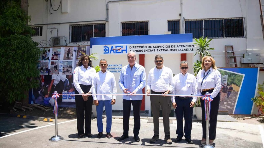 Luis Abinader inaugura el Centro de Entrenamiento y Simulacro de la DAEH Luis Abinader inaugura el Centro de Entrenamiento y Simulacro de la DAEH