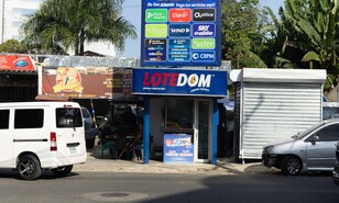 Banca de loter&iacute;a reaviva el debate sobre uso del espacio peatonal