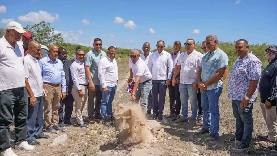 Las autoridades inician obra vial clave para la movilidad en Bávaro Las autoridades inician obra vial clave para la movilidad en Bávaro