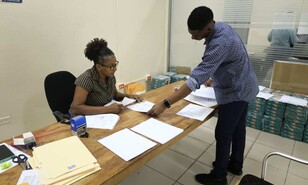 La Comisi&oacute;n Electoral de la UASD sigue conteo de actas este jueves