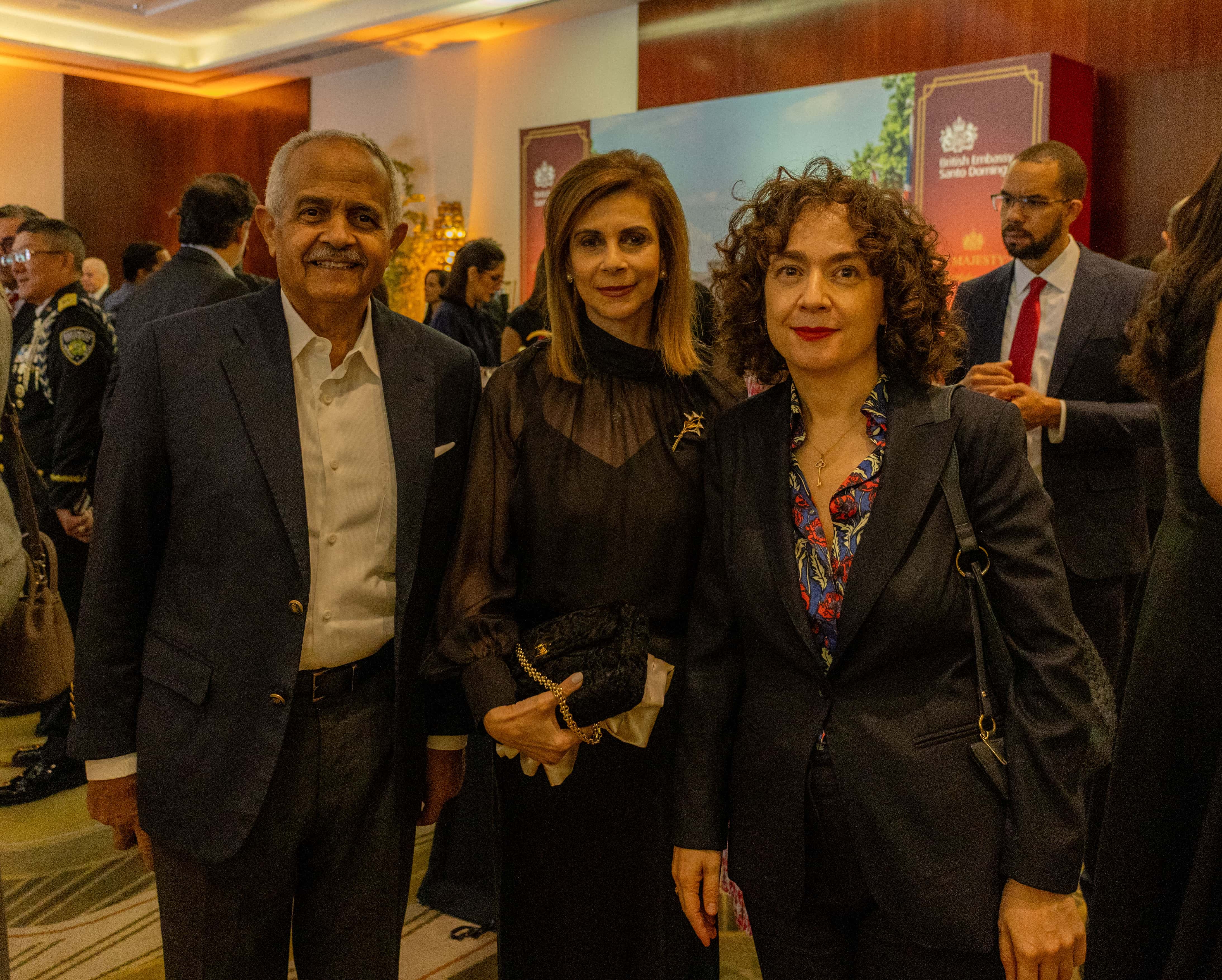 Osmar Benítez, Elena Viyella de Paliza y Lorea Arribalzaga Ceballos.