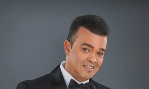 Alex Bueno: la voz que atraves&oacute; generaciones y dej&oacute; una huella en la m&uacute;sica dominicana