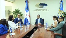 Leonel Fern&aacute;ndez recibe a presidenta del Parlacen en Funglode para discutir integraci&oacute;n regional