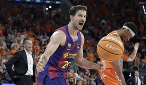 Montero anota 24, pero el Valencia cae ante Barcelona en el arranque de la final