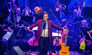 Artistas dominicanos rinden homenaje a Alex Bueno tras su fallecimiento