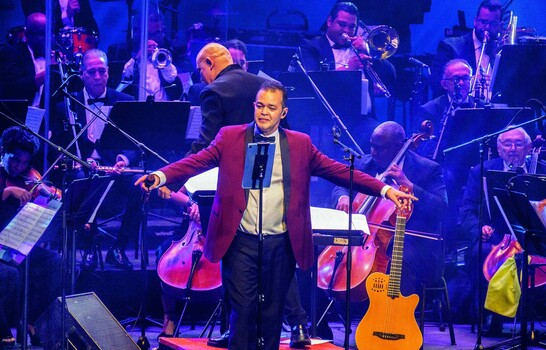 Artistas dominicanos rinden homenaje a Alex Bueno tras su fallecimiento