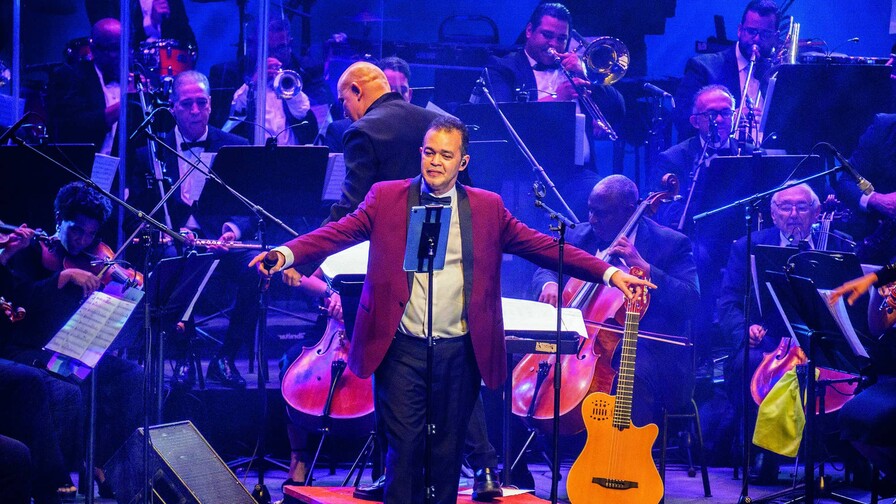 Artistas dominicanos rinden homenaje a Alex Bueno tras su fallecimiento Artistas dominicanos rinden homenaje a Alex Bueno tras su fallecimiento