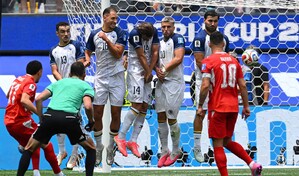 Suiza golea a Bosnia y pone pie y medio en segunda ronda del Mundial