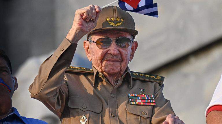 Raúl Castro está plenamente de acuerdo con las reformas, afirma el PC cubano Raúl Castro está plenamente de acuerdo con las reformas, afirma el PC cubano