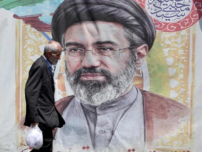 Trump arremete contra quienes critican acuerdo con Irán