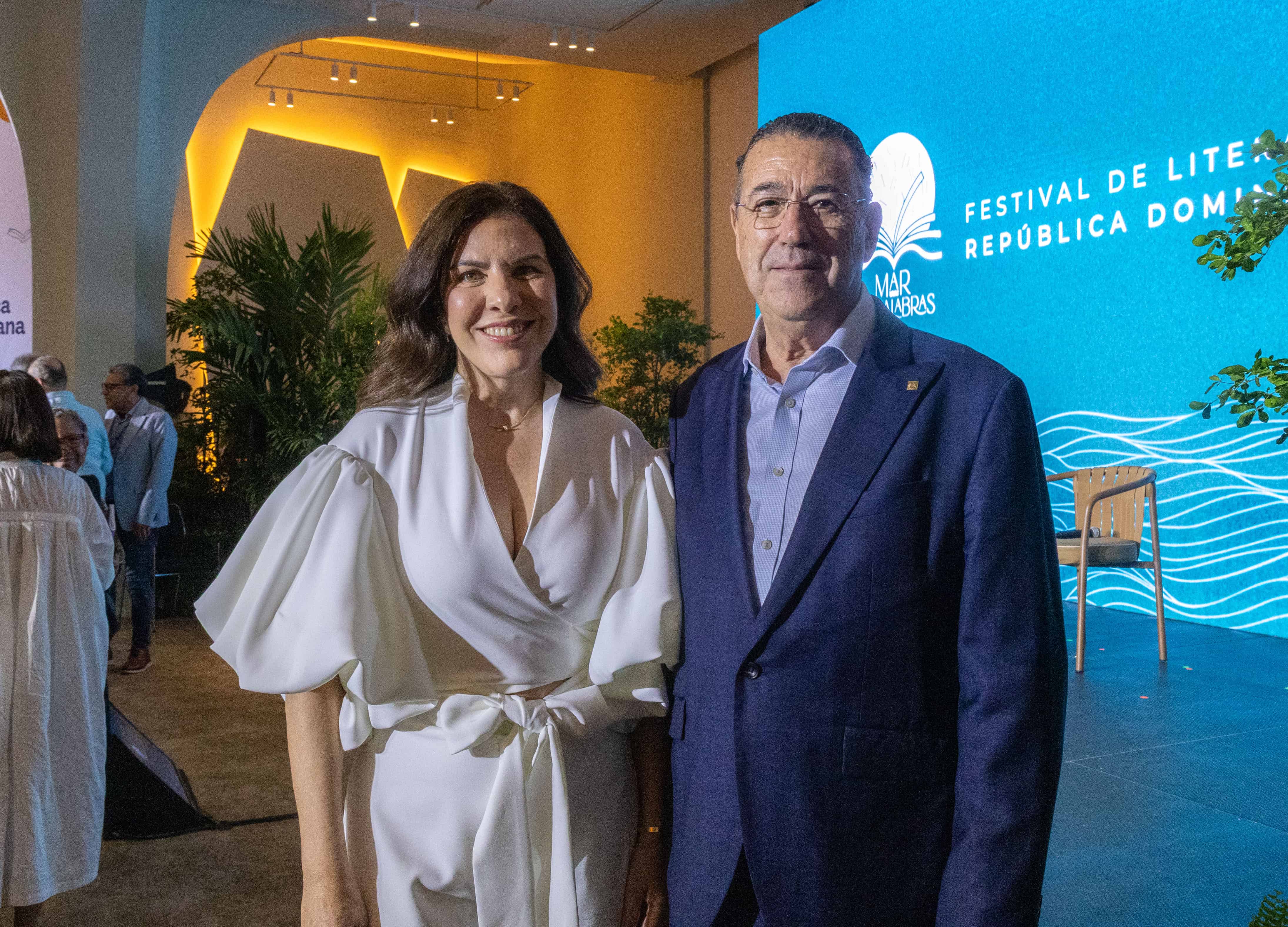 Juan Manuel Martïn de Oliva y Theresa Sullivan.