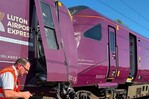 Dos trenes colisionan cerca de Bedford, Inglaterra Dos trenes colisionan cerca de Bedford, Inglaterra
