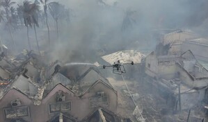 Despliegan amplio operativo para combatir incendio en hotel de Bayah&iacute;be